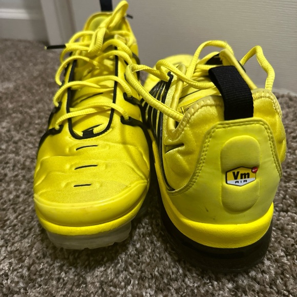 Used - Vapormax Plus - Don’t wear anymore - Wore less than 10 times - $188 obo - Picture 4 of 5